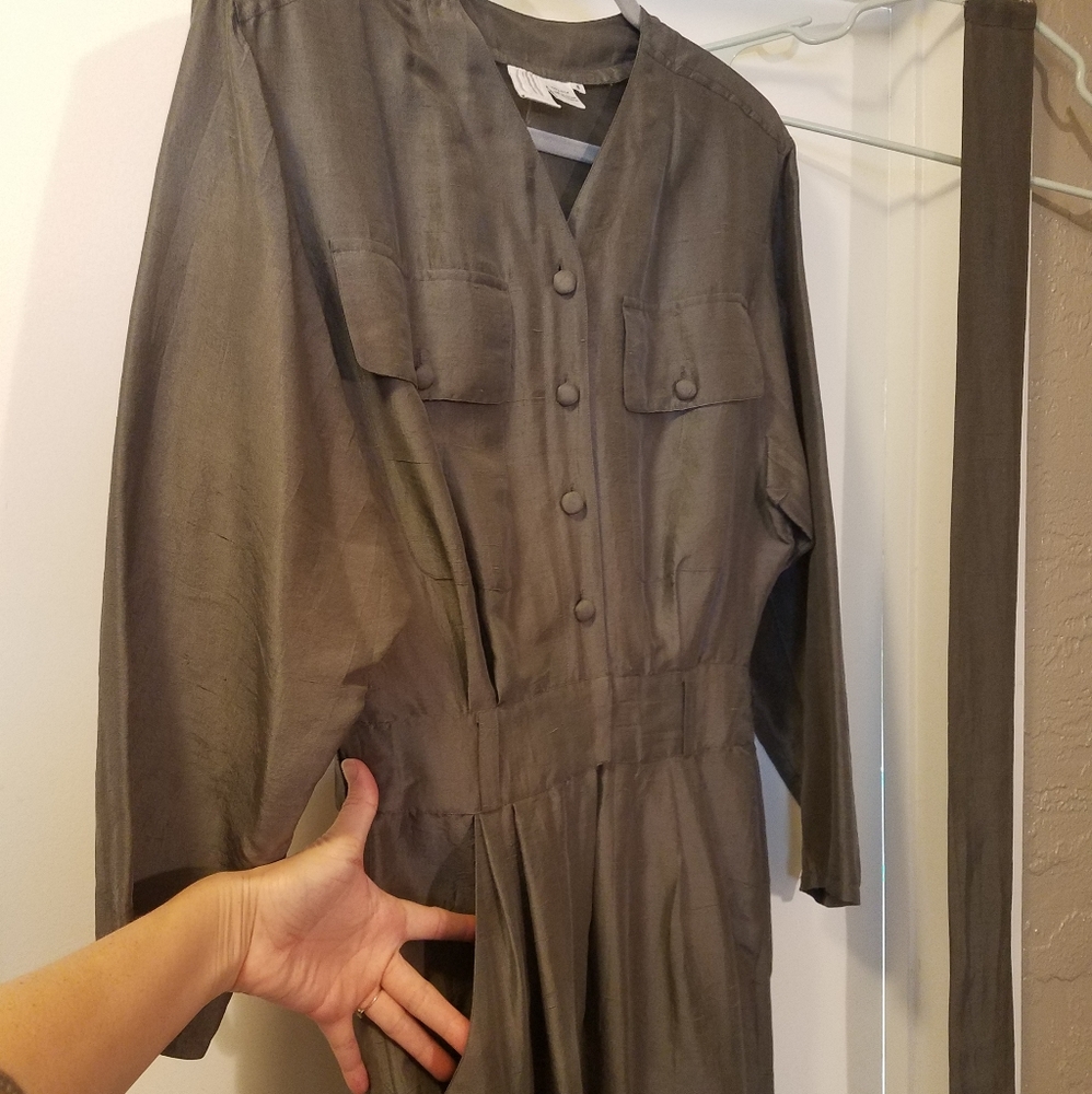 Vintage 100% silk generous size 6 jumpsuit w/ belt